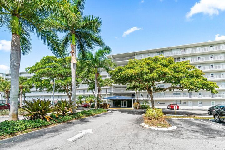 Property Photo: 5961 NW 2nd Avenue Ph-E FL 33487