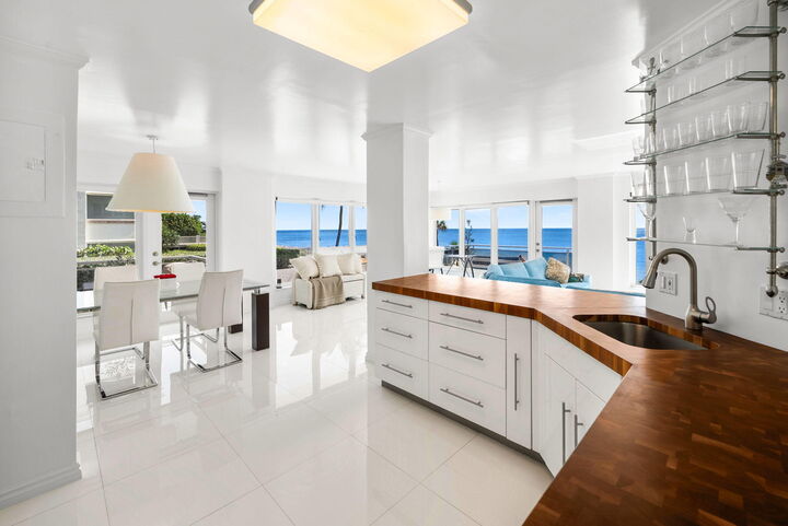 Property Photo:  2066 N Ocean Boulevard 2ne  FL 33431 