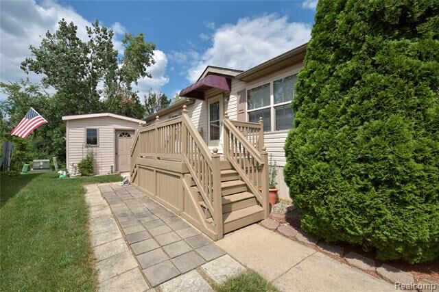 Property Photo:  2147 Zack Ridge Drive  MI 48166 