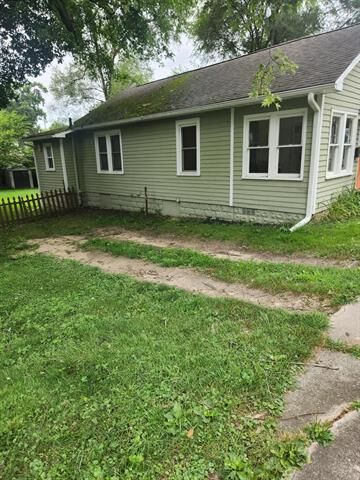 Property Photo:  203 Jefferson Street  MI 49047 