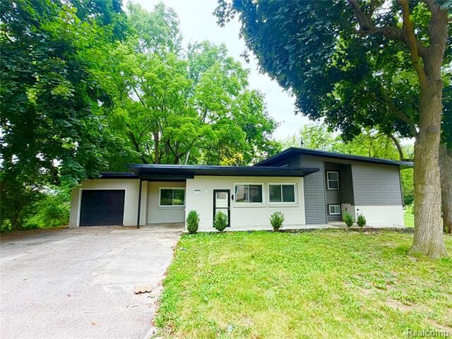 Property Photo: 2920 Valley Drive MI 48103