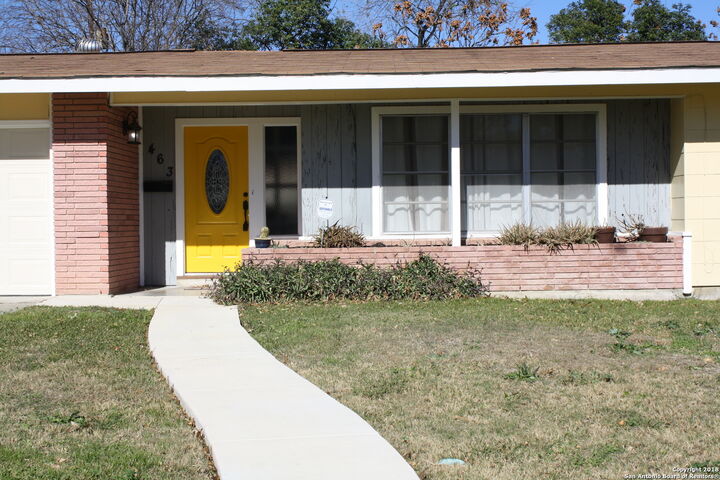 Property Photo: 463 Sandalwood Ln TX 78216