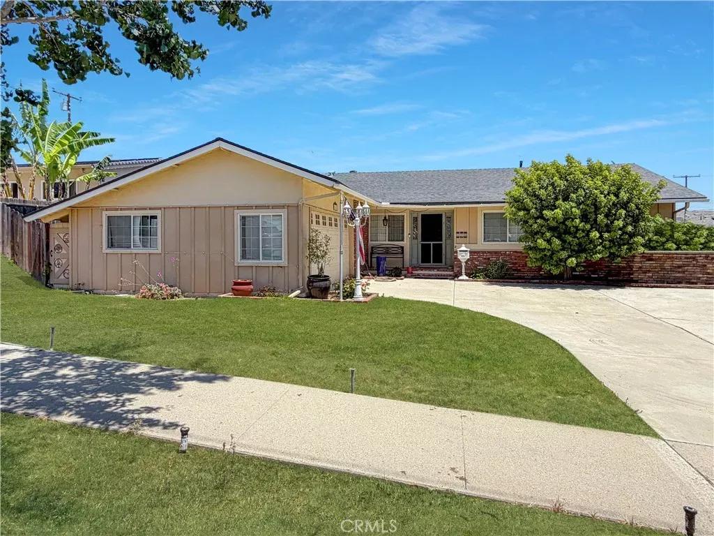 Property Photo:  342 Ridgeway  CA 93004 