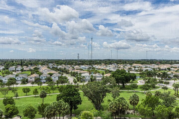 Property Photo:  4400 Hillcrest Dr 1005A  FL 33021 