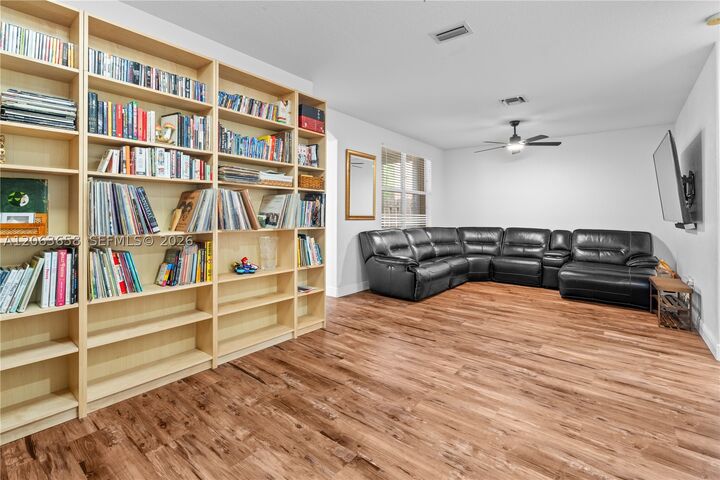 Property Photo: 1917 SE 14th St 0 FL 33035