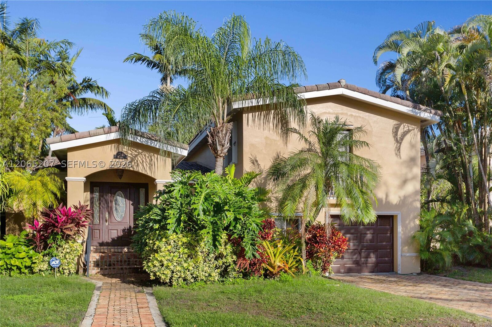 Property Photo: 6315 Maynada St FL 33146