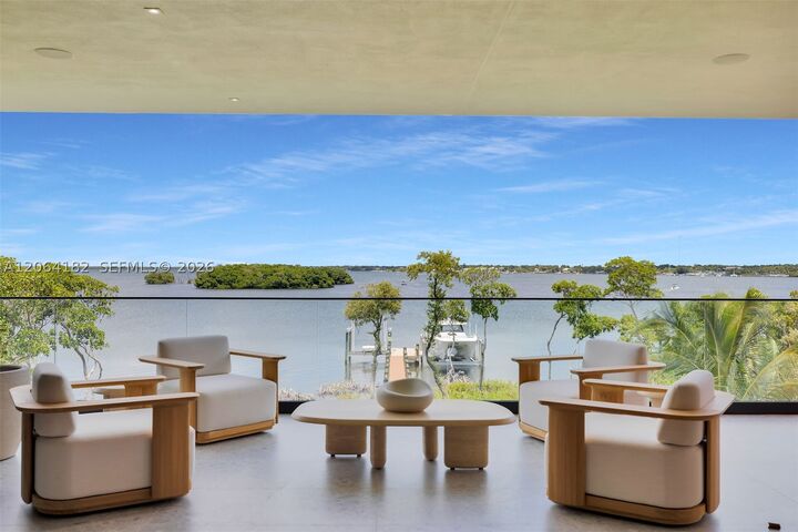 Property Photo: 39 Mutiny Pl FL 33037