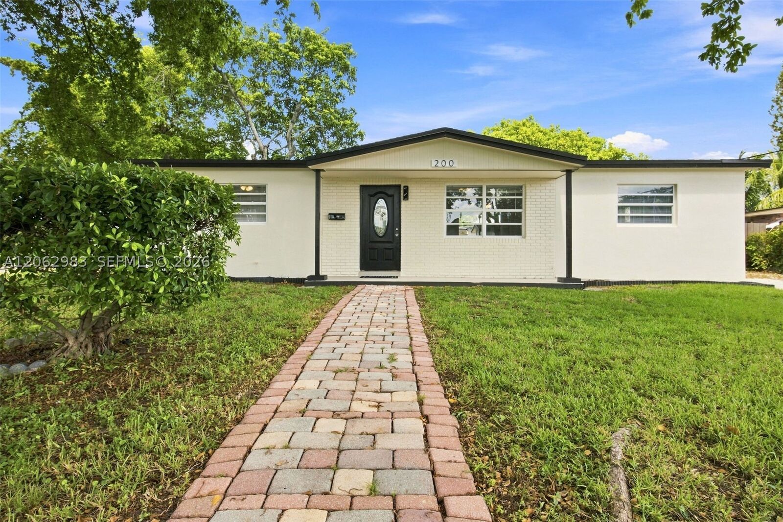 Property Photo:  200 N 69th Ter  FL 33024 