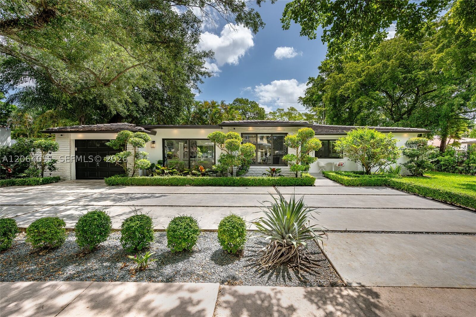 Property Photo:  831 Cortez St  FL 33134 