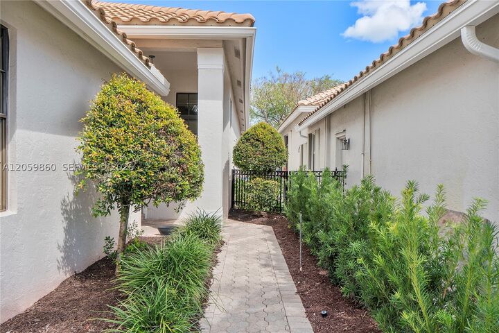 Property Photo:  2449 NW 64th St  FL 33496 