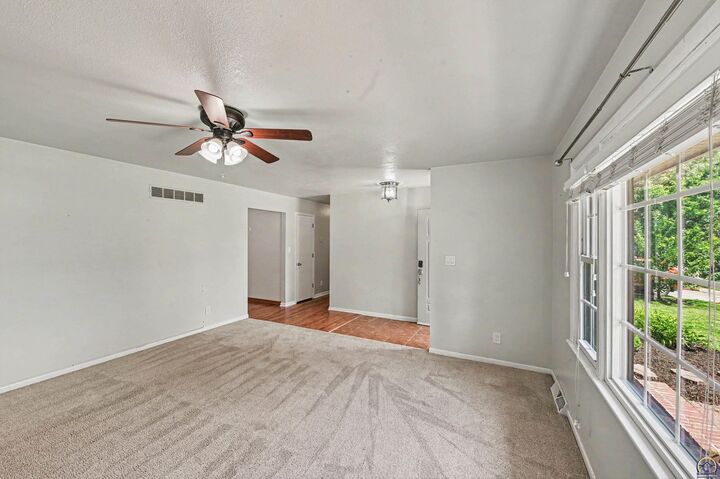 Property Photo:  5408 SW 12th Ter  KS 66604 
