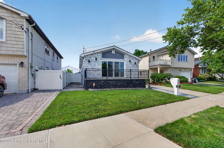 Property Photo:  347 Katan Avenue  NY 10308 