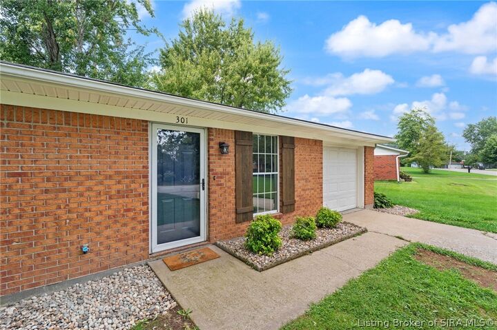 Property Photo:  301 Glendale Drive  IN 47111 