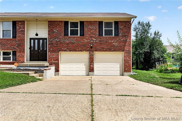 Property Photo: 1604 Northaven Drive IN 47130