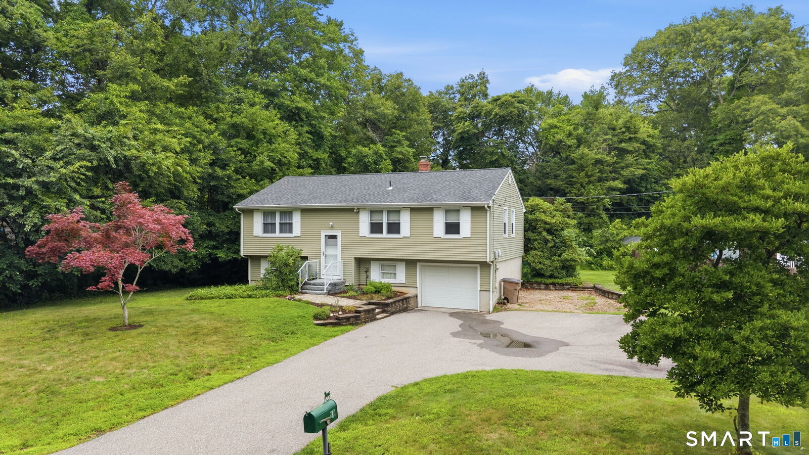 Property Photo: 20 South Cobblers Court CT 06357
