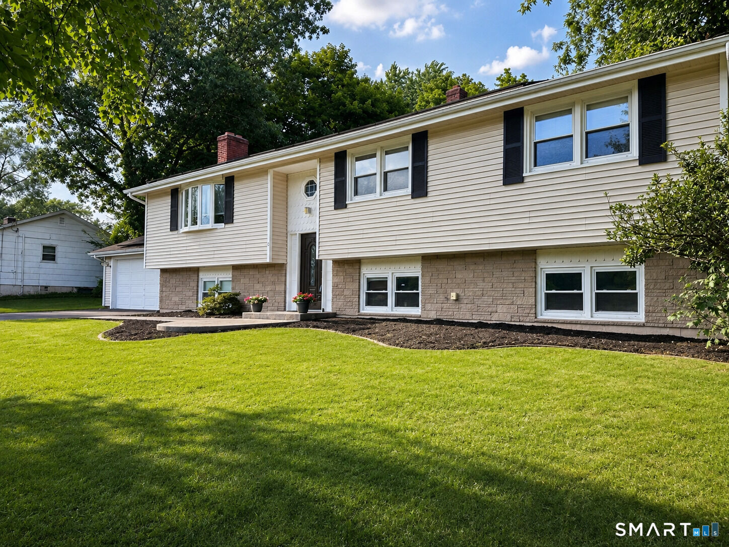 Property Photo: 6 Liberty Terrace CT 06473