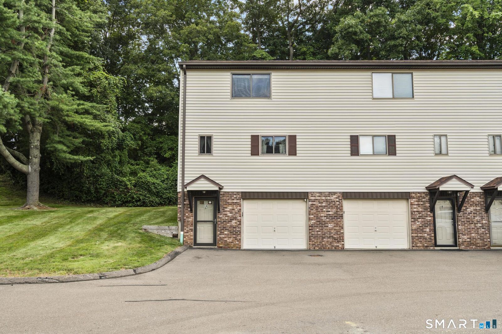 Property Photo:  140 Thompson Street 16A  CT 06513 