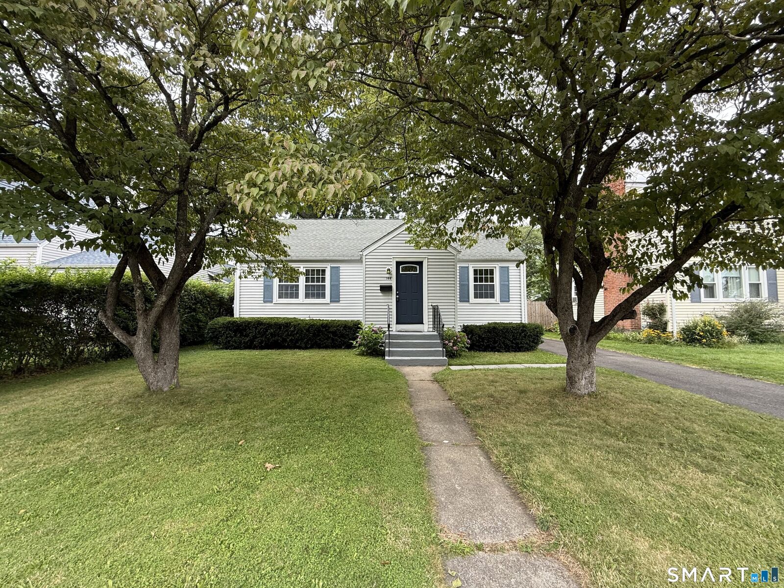 Property Photo: 144 Edgemont Avenue CT 06110