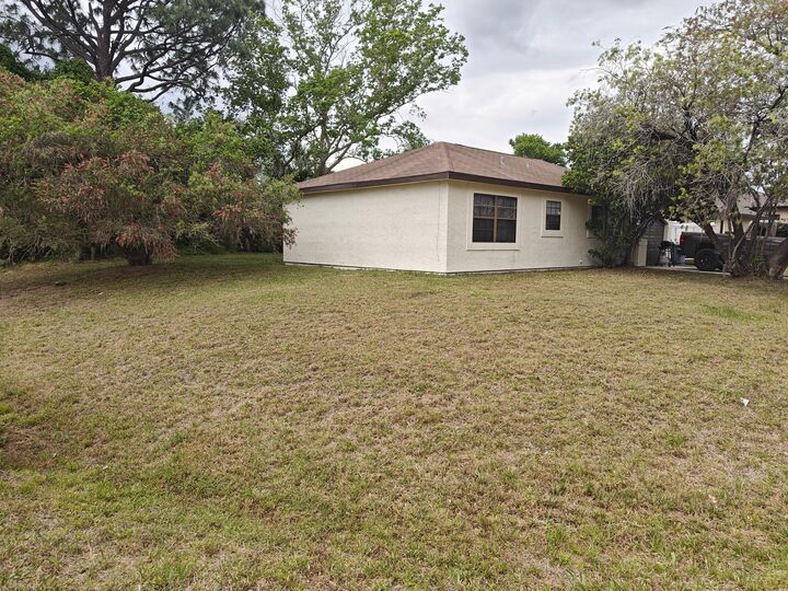 Property Photo: 410 Fernandina Street NW FL 32907