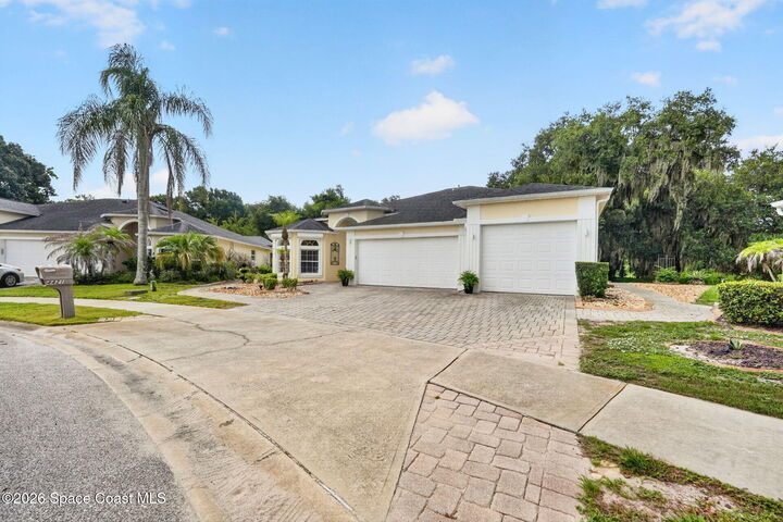 Property Photo: 4421 Sugarberry Lane FL 32796