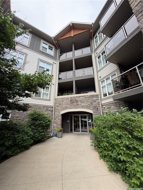 Property Photo:  1220 Blackfoot Drive 210  SK S4S 6T2 