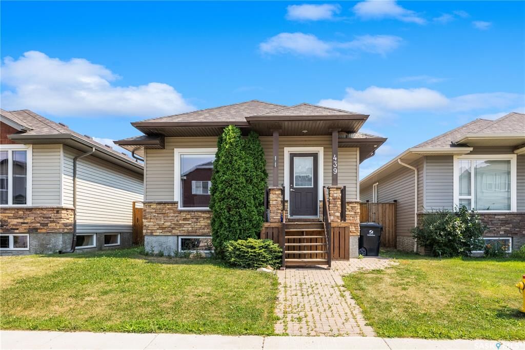 Property Photo: 439 Coad Manor SK S7R 0C6