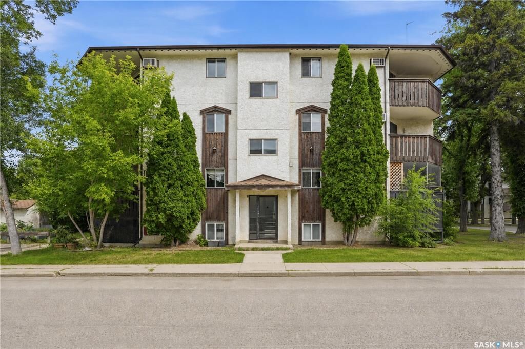 Property Photo: 116 111th Street 301 SK S7N 1S7