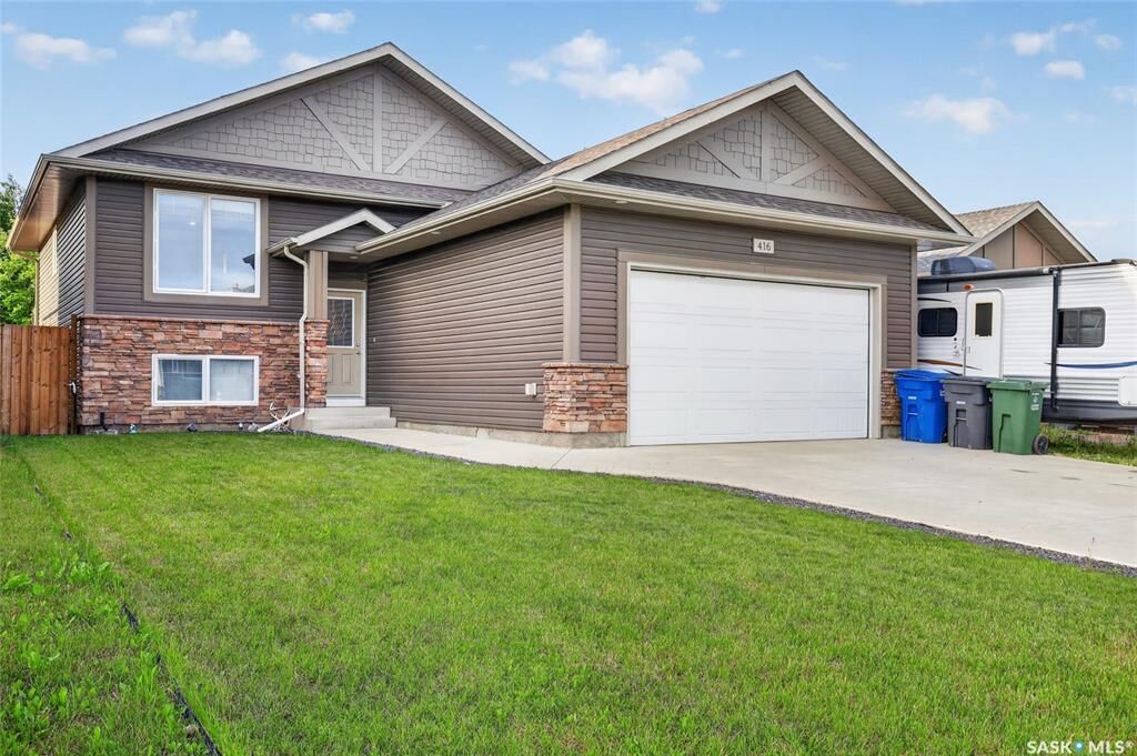 Property Photo:  416 Loeppky Avenue  SK S0K 1E0 