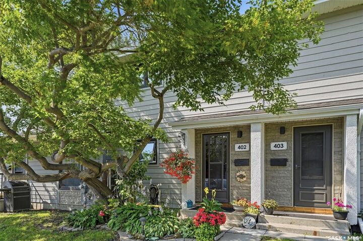Property Photo:  2703 Spadina Crescent E 402  SK S7K 6P8 
