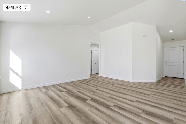Property Photo:  2166 S Elm Pl  WA 99337 