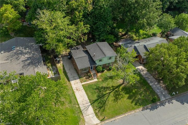 Property Photo: 4211 Whippoorwill Drive NC 27406