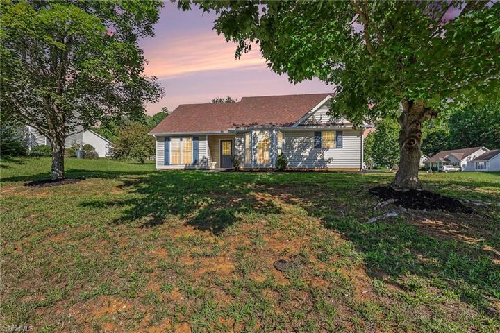 Property Photo: 2406 Glen Laurel Drive NC 27406