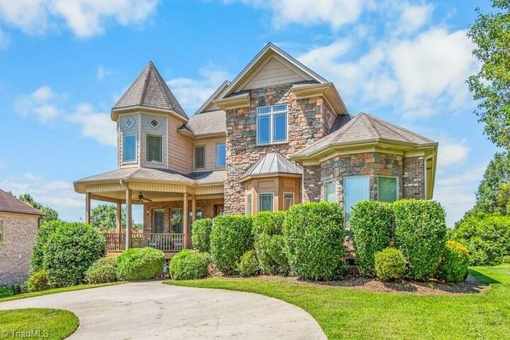 Property Photo:  1014 Salem Village Lane  NC 27012 