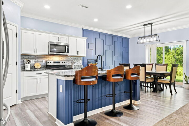 Property Photo:  16 Lynnridge Drive  NC 27501 