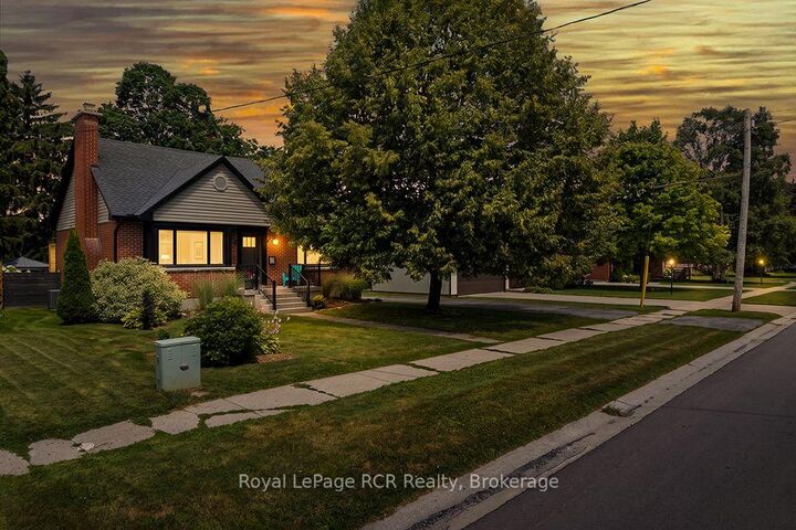 Photo de la propriété:  578 7th Street W  ON N4K 3L6 