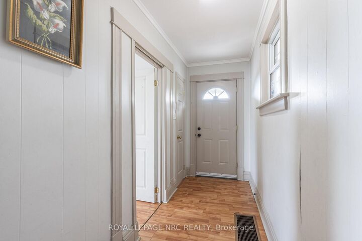 Property Photo: 44 Carlisle Street ON L2R 4H4