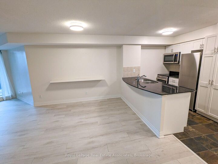 Property Photo:  2121 Lake Shore Boulevard W 509  ON M8V 4E9 