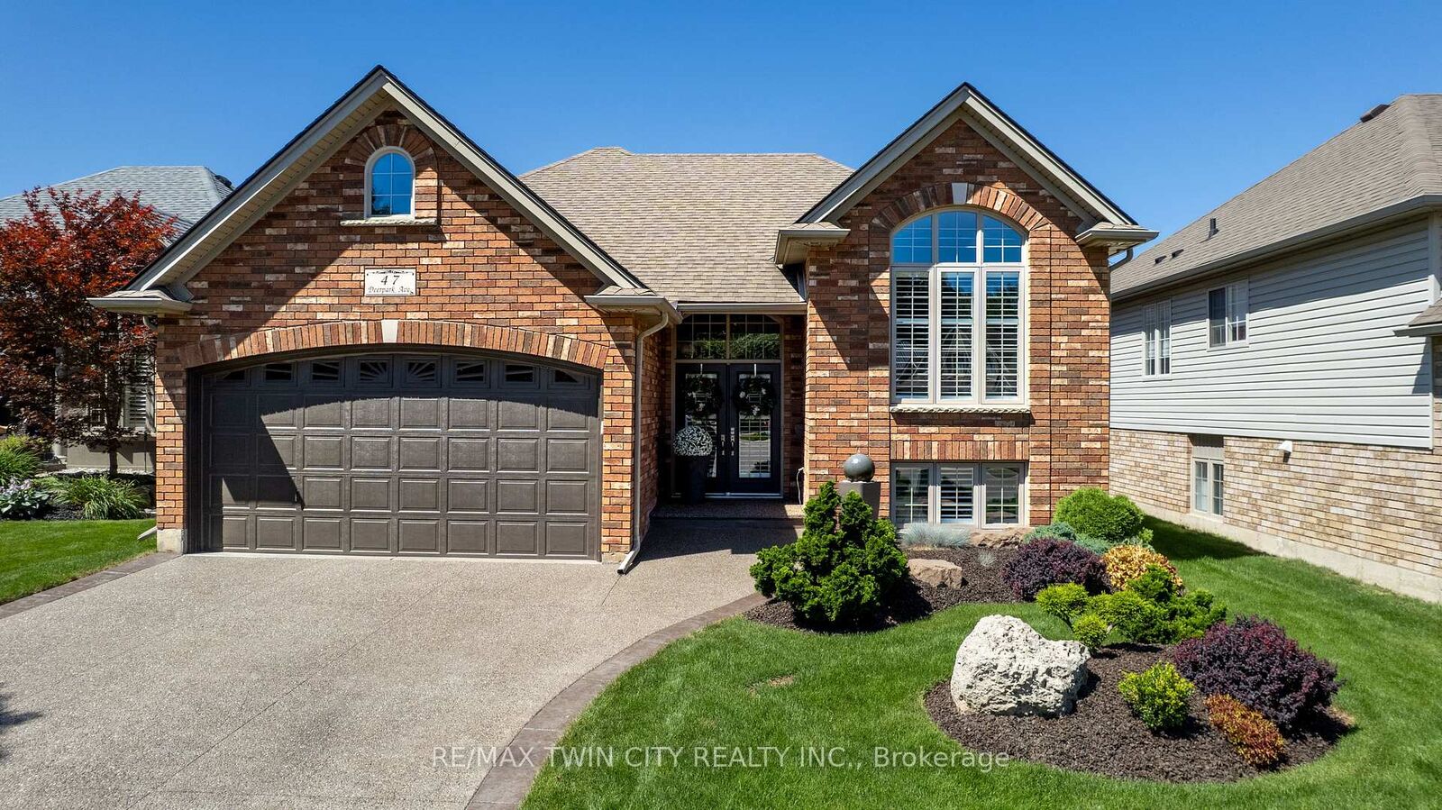 Property Photo: 47 Deerpark Avenue ON N3R 8B1