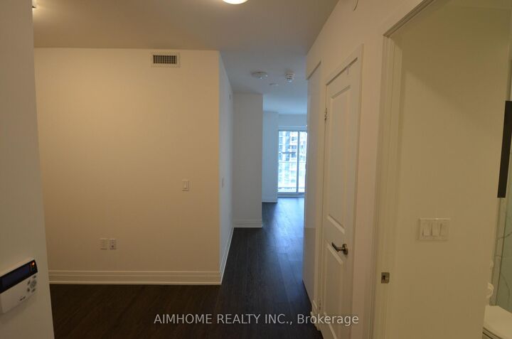 Property Photo:  99 Broadway Avenue 2202  ON M4P 0E3 