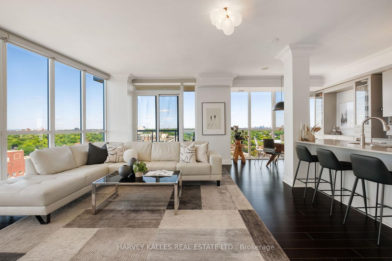 Photo de la propriété: 530 St Clair Avenue W 1602 ON M6C 0A2