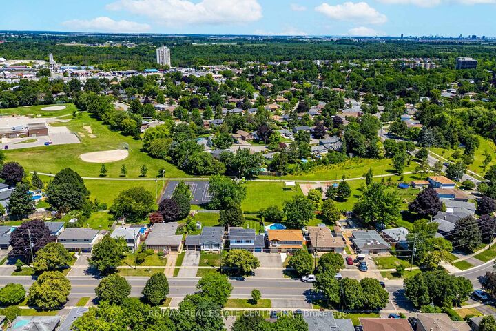 Property Photo:  357 Delrex Boulevard  ON L7G 4H6 