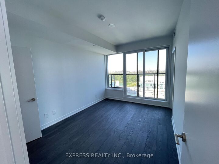 Property Photo:  1926 Lake Shore Boulevard W 2807  ON M6S 1A1 