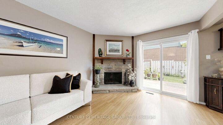 Property Photo: 27 Dunkeld Way ON L3T 4Y8