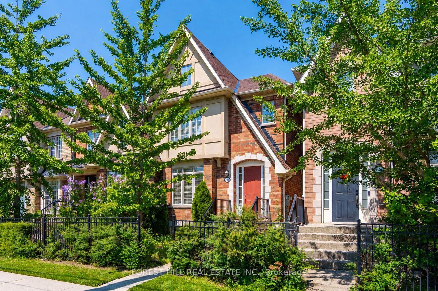 Property Photo:  3549 Eglinton Avenue W  ON L5M 7T3 