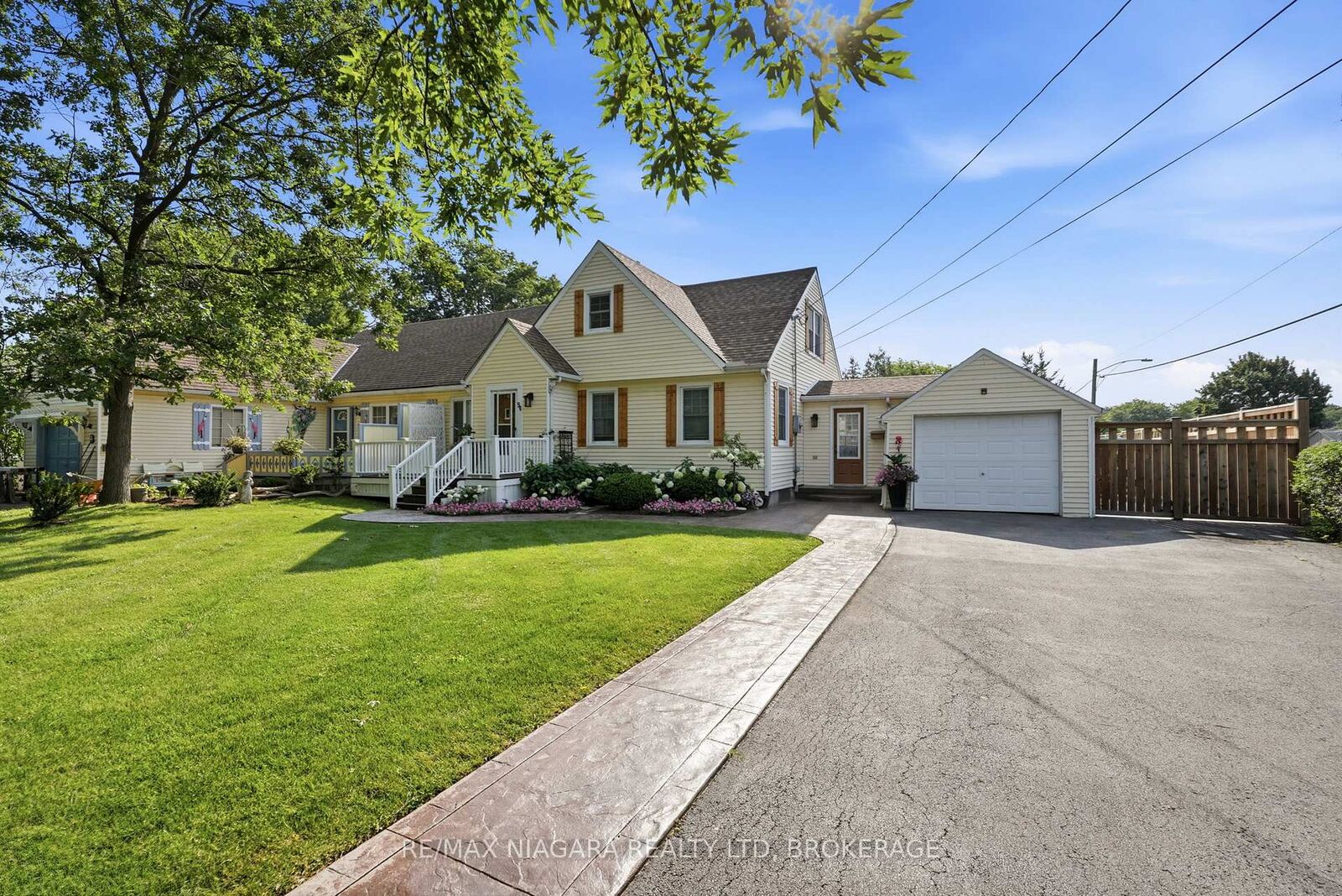 Property Photo:  54 Fairview Road  ON L3M 3L5 