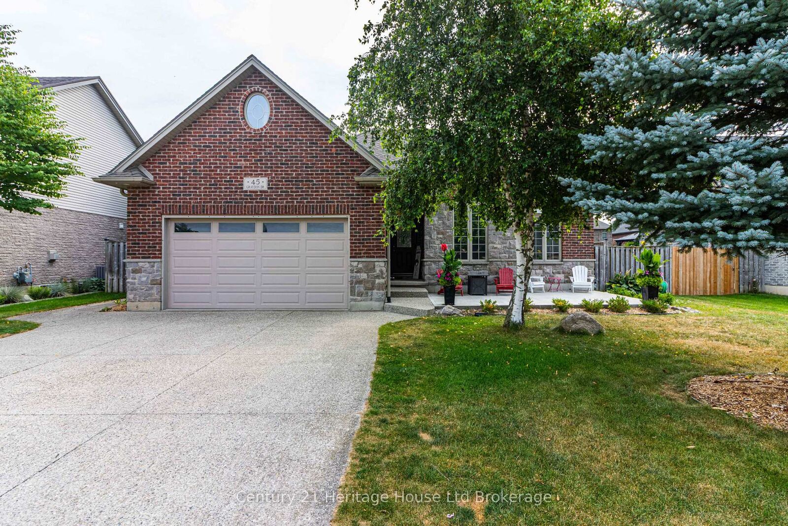Property Photo:  45 Graydon Drive  ON N0J 1N0 