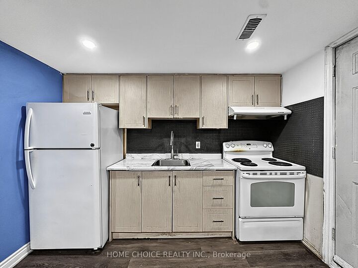 38 Robbinstone Drive — photo 1