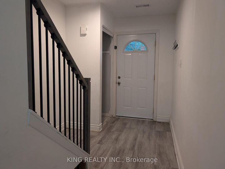 Property Photo: 985 Limeridge Road E 7 ON L8W 1X9
