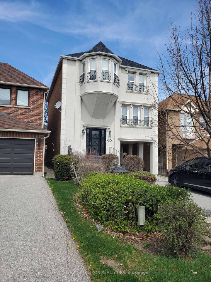 44 Roxborough Lane — photo 1
