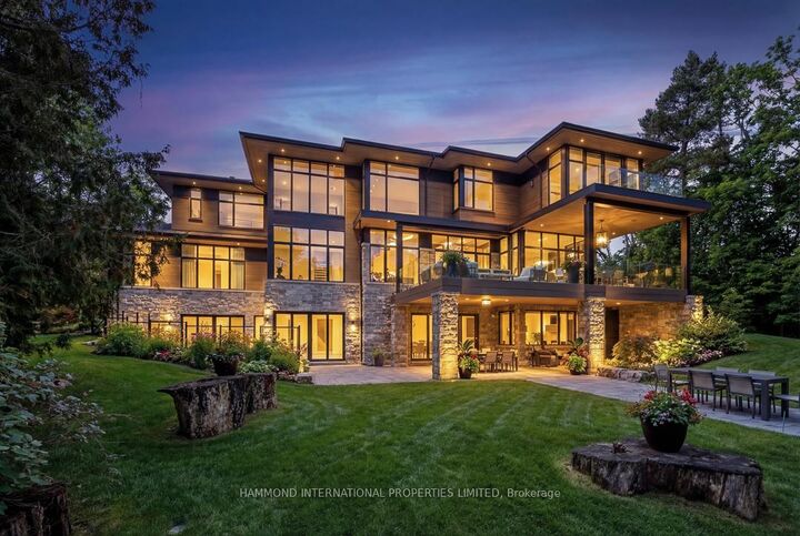 Property Photo: 8 Cachet Parkway ON L6C 1G8